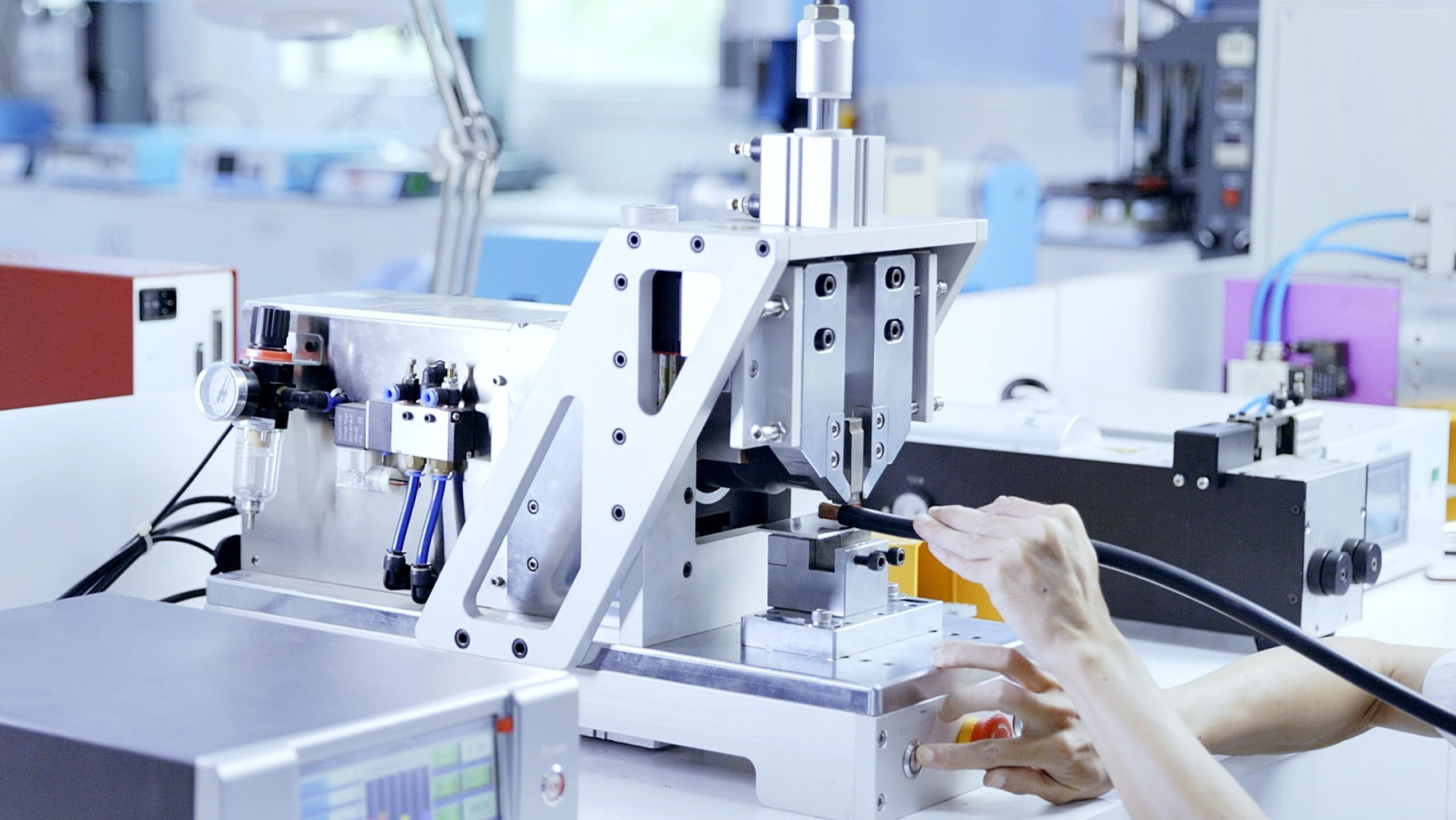 Lingke Ultrasonic Welders: Powering Automotive Manufacturing Excellence